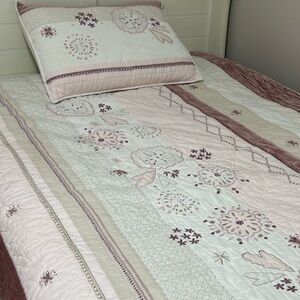Pottery Barn Kids NICKI Luster Velvet Quilt and Standard Sham PINK
*SOLD OUT